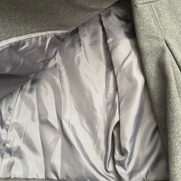 Gray Coat - Picture 5 of 7